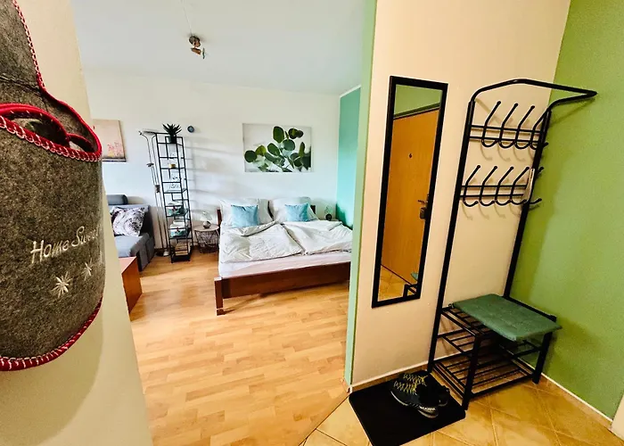 Sunny Vojenska - Old Town Apartman